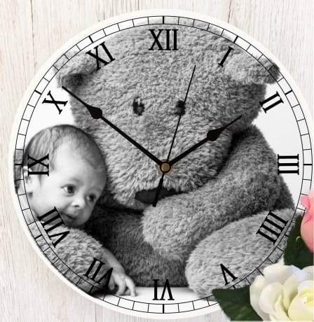 BOGOF Personalised clock - Add your favorite photo