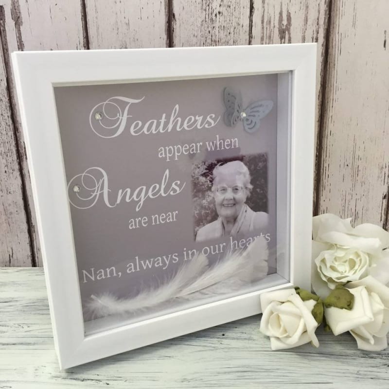 Handcrafted Photo Frame : Feathers appear 